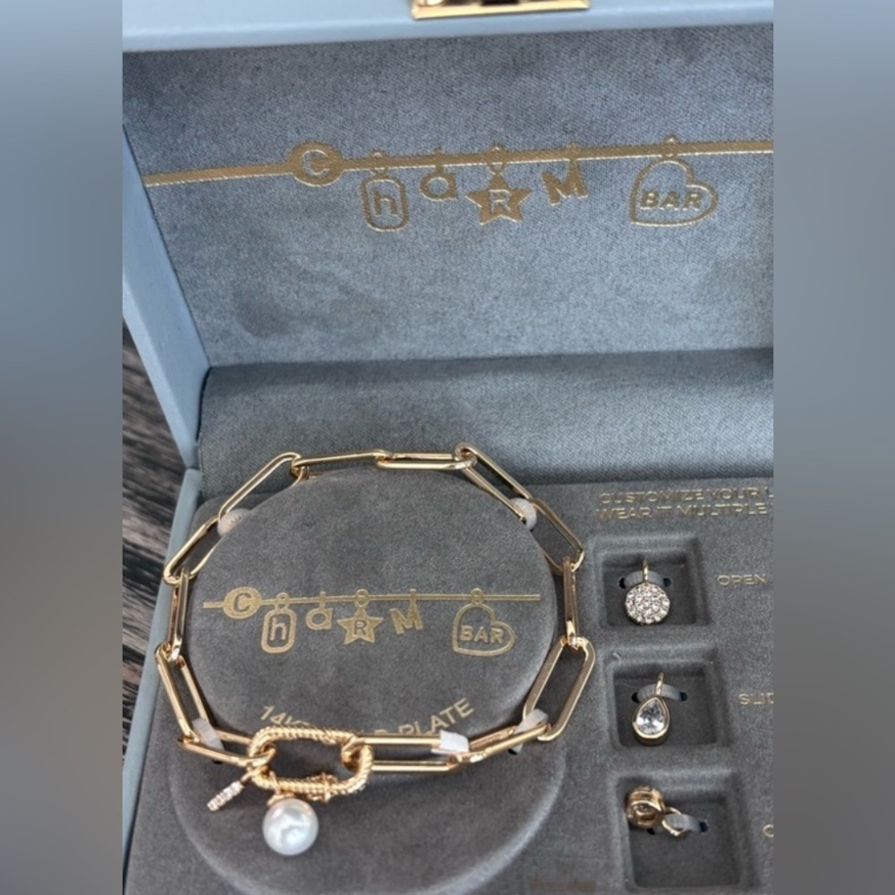 Gold Link Chain Bracelet with Pearl Charm